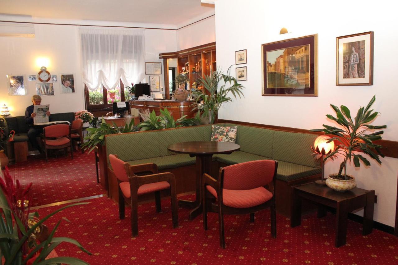 Hotel Serena Varazze Extérieur photo