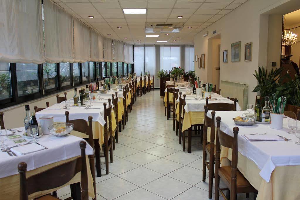 Hotel Serena Varazze Extérieur photo